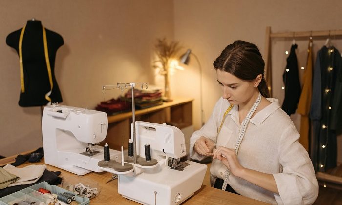 Exploring the World of Sewing Machines: Types, Features, and Uses